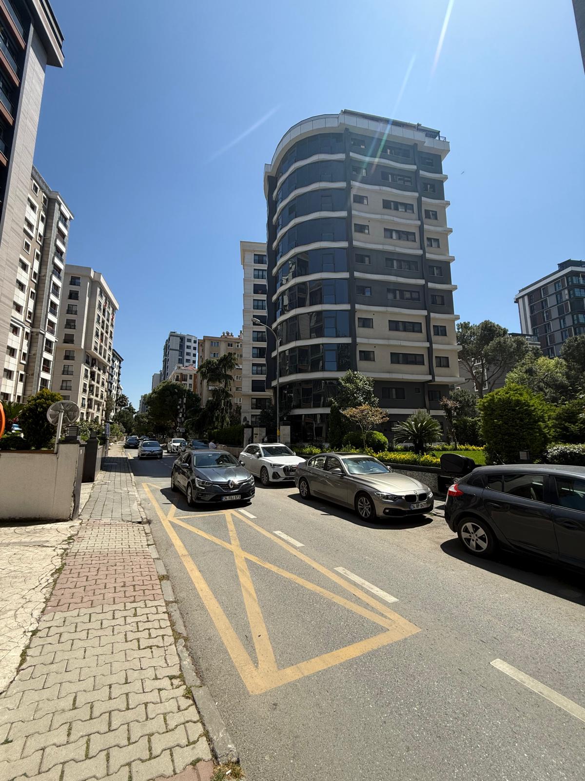 Kaptan Arif Sokak 20 Daire 3+1 - 4