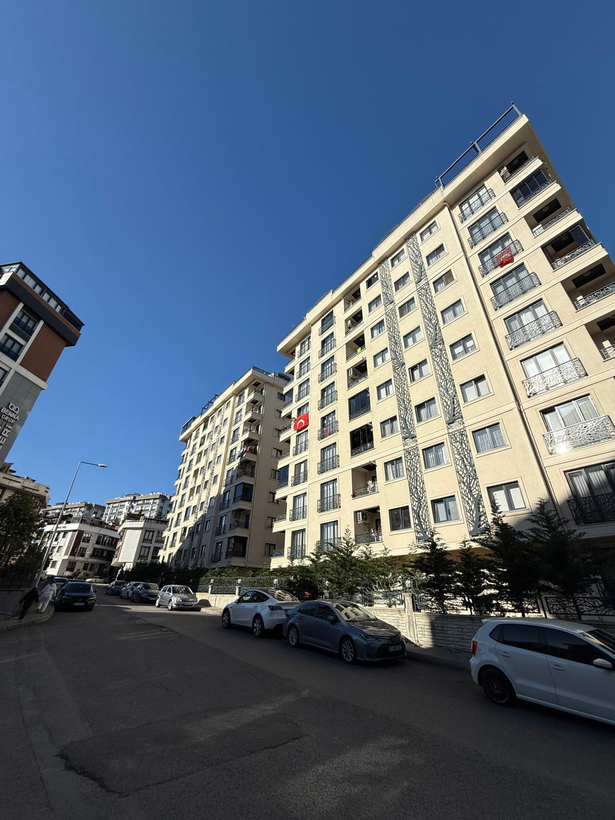 Yeni Çiğdem Sokak 80 Daire 3 Blok 3+1 Zümrüd-Ü Anka Sitesi